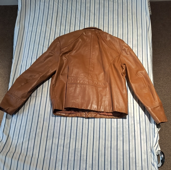 1 "IDEAL" brand Men's Large rust leather overcoat. - Picture 5 of 11
